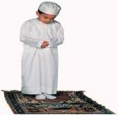 طفل يدعو أبيه إلىالصلاة  1238035693