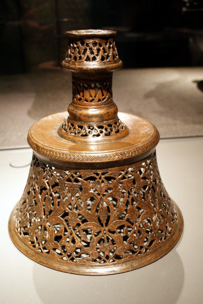 كانت هيئة أشكال الفخار في عهد بداية الإسلام تتشابه إلى حد كبير مع فخار العصر الأموي