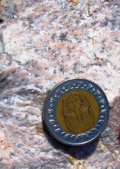 الصخور الكبريتات تحتوي على كبريتات الباريوم مثل مركبات بعض انواع كبريتات الأمونيوم
